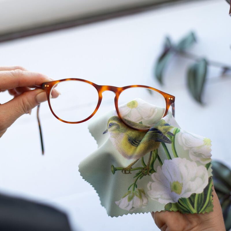 Hushed Green Tui Lens Cloth image number 2