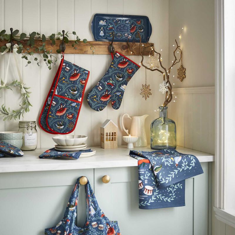 Ulster Weavers 12 Days Of Christmas Cotton Apron image number 2