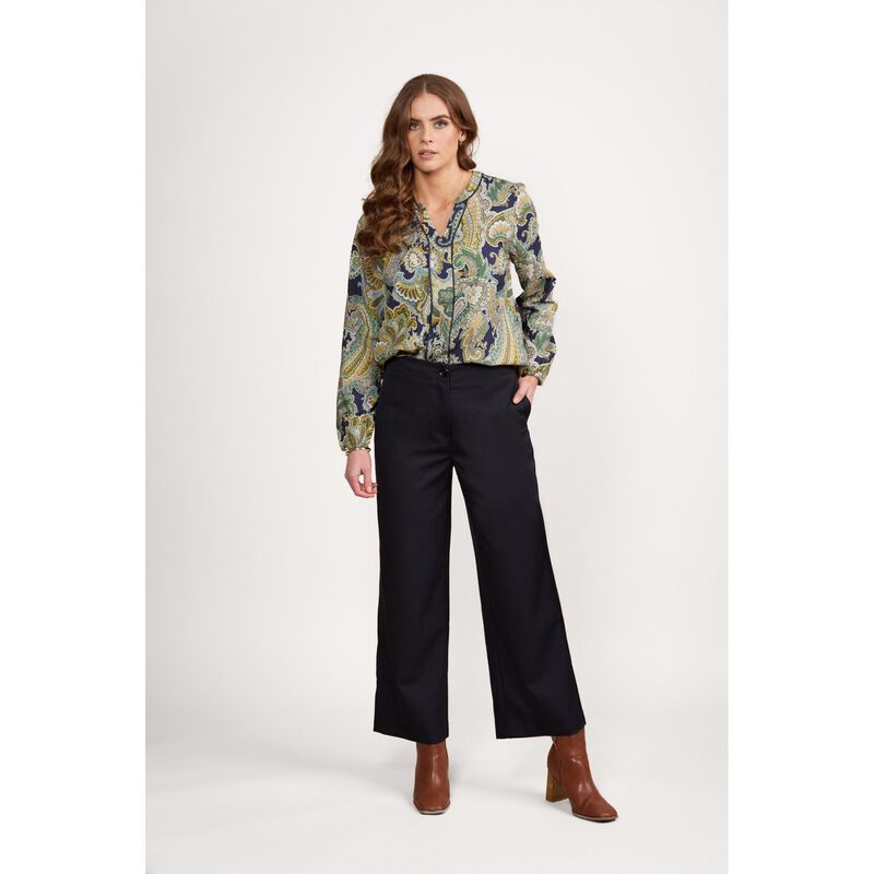 Vassalli V Neck Long Sleeve Top With Front Piping Detail image number 2