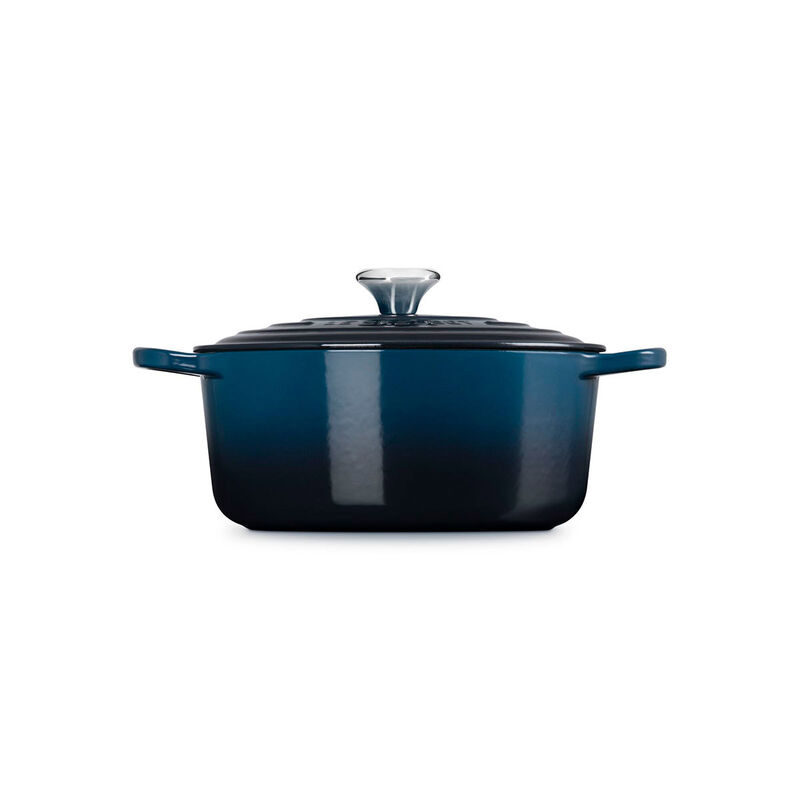Le Creuset Signature Cast Iron Round Casserole 26cm image number 36