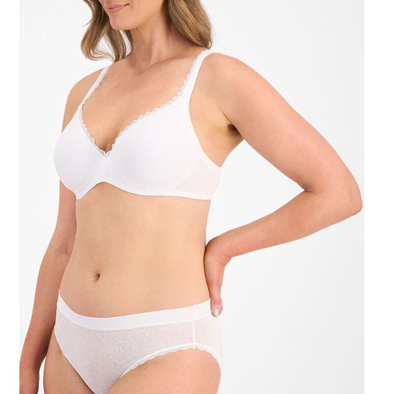 Berlei Barely There Lace Bra image number 10