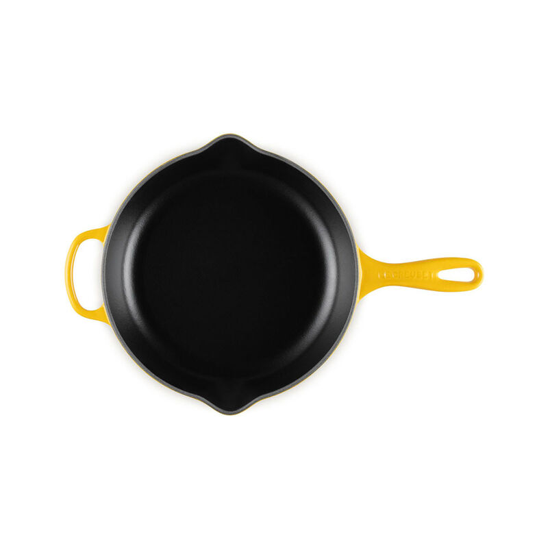 Le Creuset Signature Cast Iron Round Skillet 26cm image number 27
