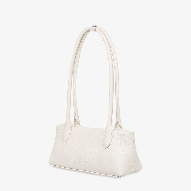 Status Anxiety The Lost Bag image number 3