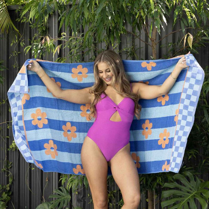 Bambury Jacquard Beach Towel image number 1