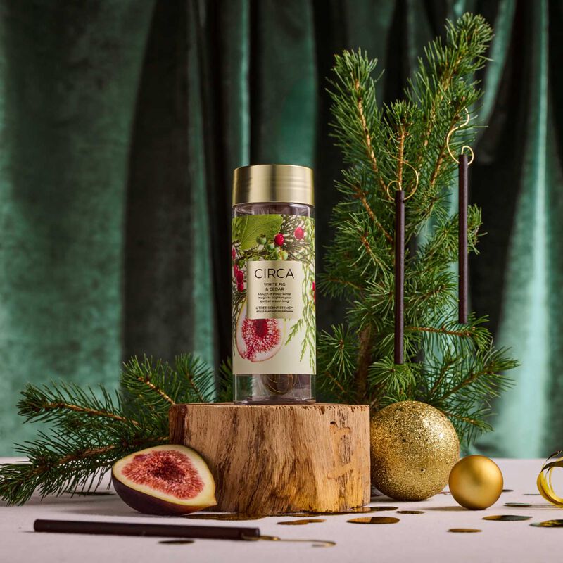 CIRCA White Fig & Cedar Christmas Tree Scent Stems image number 1