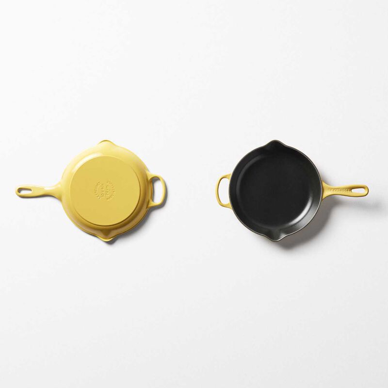 Le Creuset Signature Round Skillet 26cm  - Camomille image number 1
