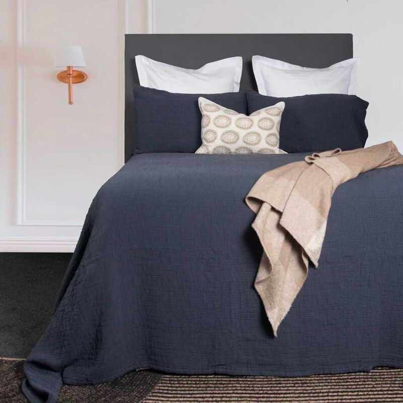 Seneca Roma Bedspread Set image number 1