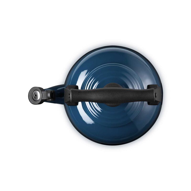 Le Creuset Traditional Kettle 2.1L - Nuit image number 3