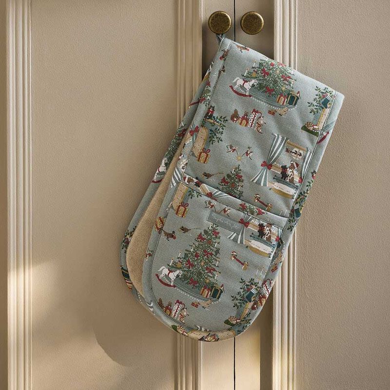 Sophie Allport Cosy Christmas Double Oven Glove image number 1