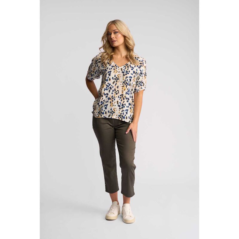 Vassalli Printed V Neck Top With Floaty Sleeve image number 3