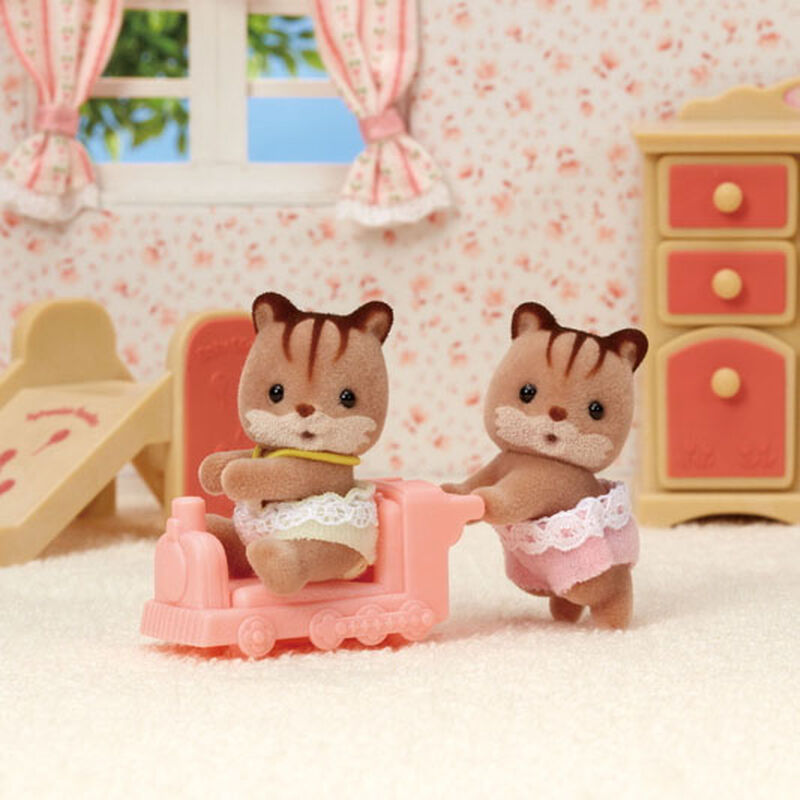 Sylvanian Families Walnut Squirrel Twins image number 2