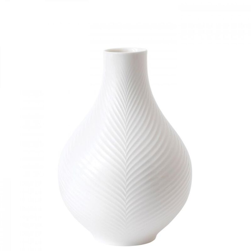 Wedgwood Giftwarewhite Folia Gwbulb Vase 23cm image number 0