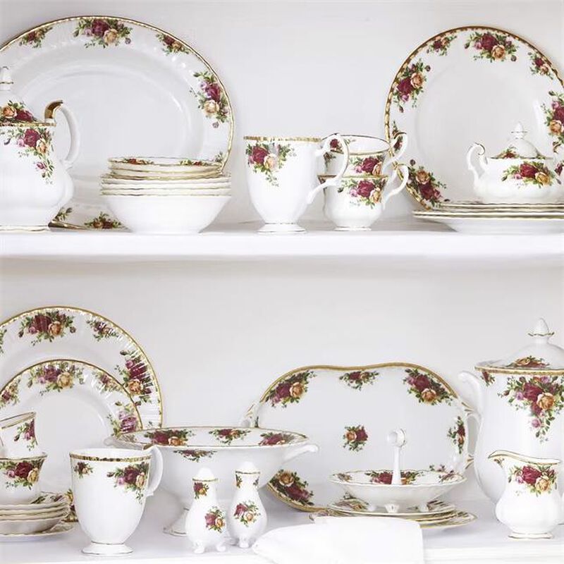Royal Albert Old Country Roses 15 Piece Tea Set image number 1