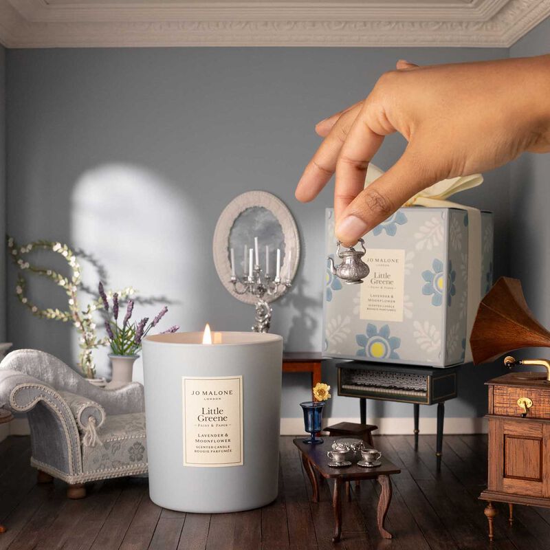 Jo Malone London Lavender & Moonflower Special Edition Classic Candle image number 2