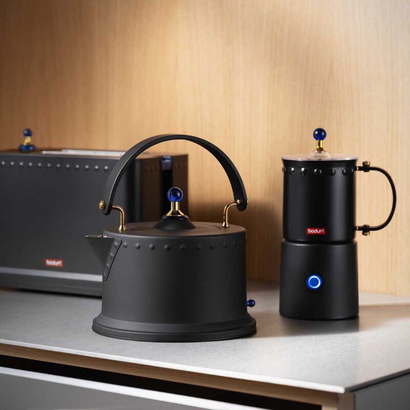 Bodum Electric Water Kettle, 1.0L, 34 oz, 1380w image number 1