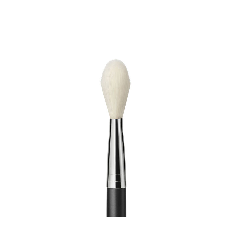 MAC 135S Large Flat Powder Brush image number 2