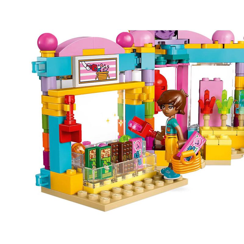 LEGO Friends Heartlake City Candy Store image number 2
