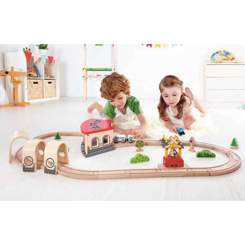 Hape Big Engine Shed image number 1