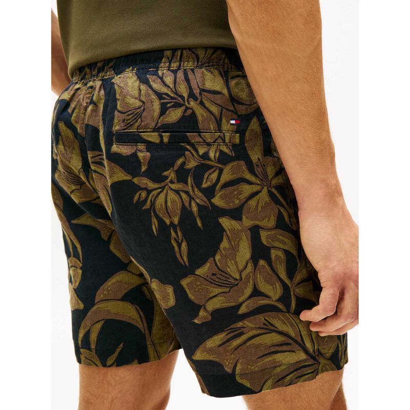 Tommy Hilfiger Dover Pure Linen Print 6" Inseam Chino Shorts image number 2