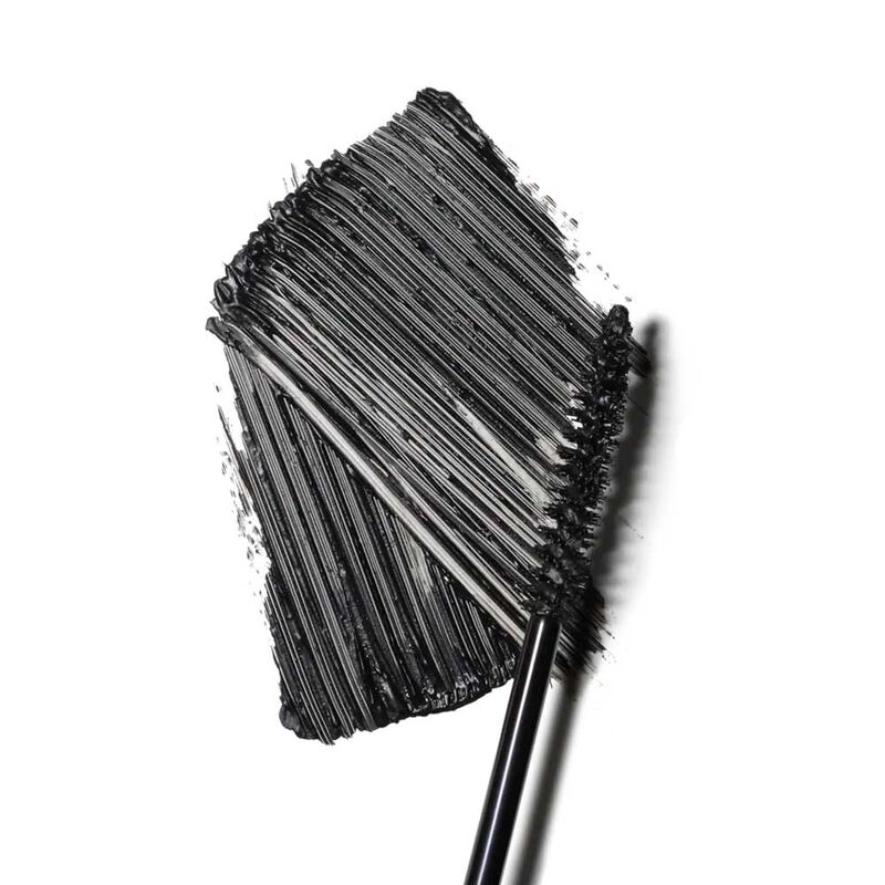 MAC Gigablack Lash Intense Black image number 2
