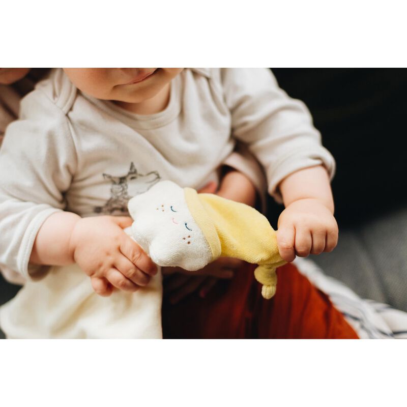 The Kiss Co Cuddle Cuddly - organic cotton comforter image number 2