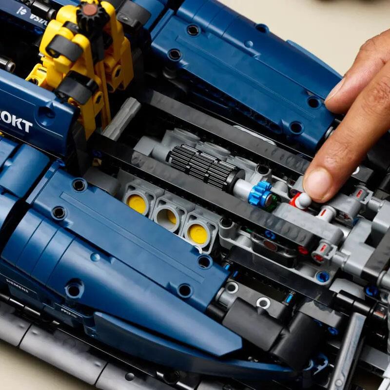LEGO Technic Oracle Red Bull Racing RB20 F1 Car image number 2