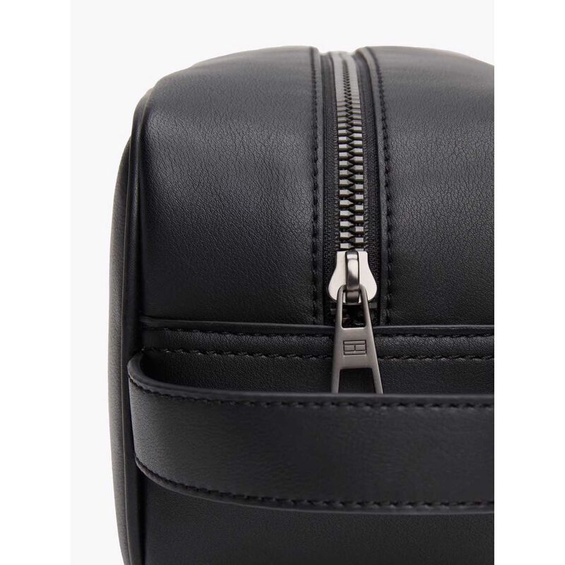 Tommy Hilfiger TH Monogram Washbag image number 1
