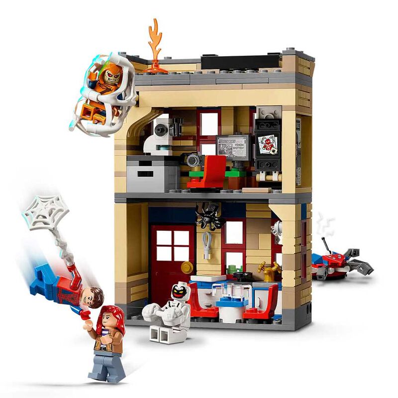 LEGO Marvel Peter Parker’s Apartment image number 1