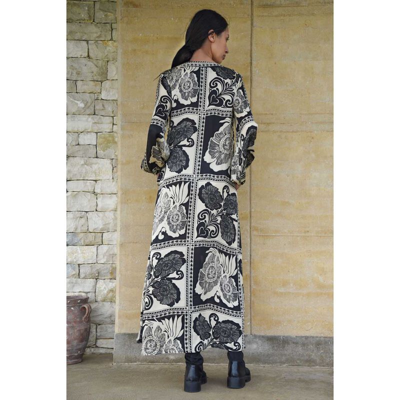 Curate The Art Of Giving Dress image number 3