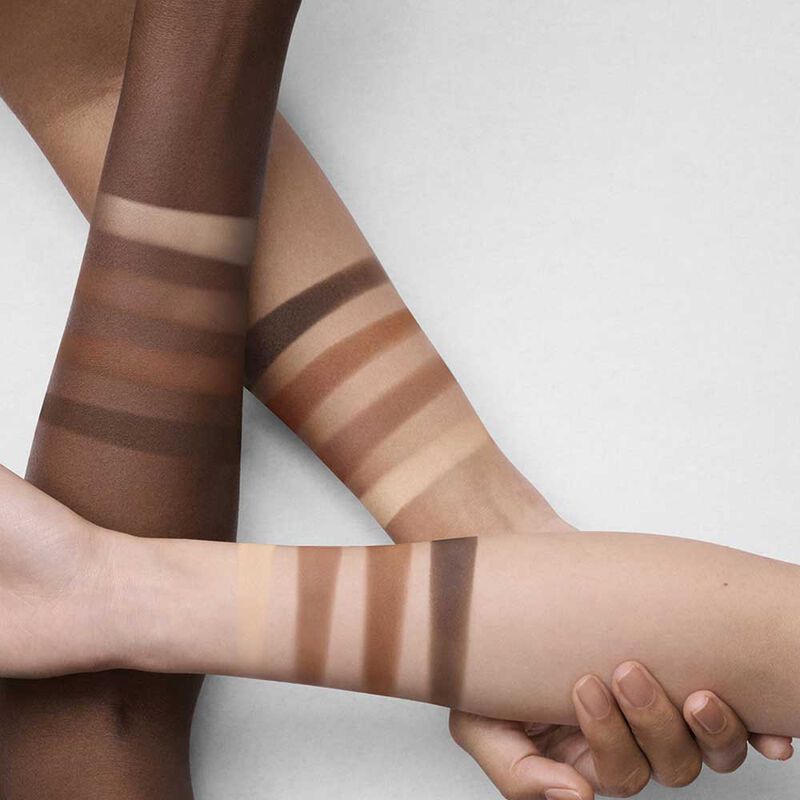 Est&eacute;e Lauder The Essential Eye Shadow Quad image number 3