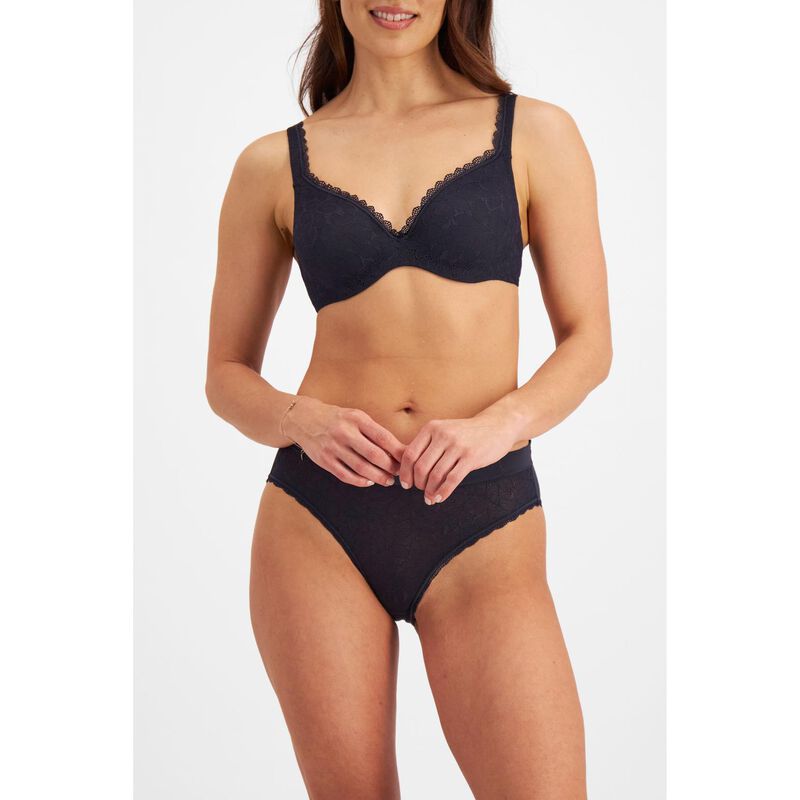 Berlei Barely There Lace Bra image number 3