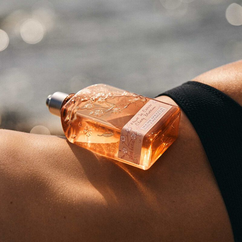 L'Occitane Cherry Blossom Bath & Shower Gel 250ml image number 2