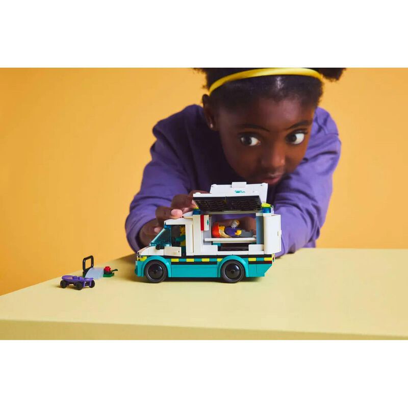 LEGO City Emergency Ambulance image number 3