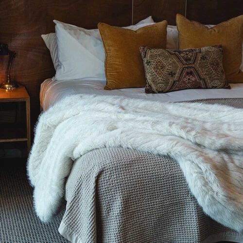 Top Drawer Husky Sprayed Toca Faux Fur Throw 560Gsm 150x200cm