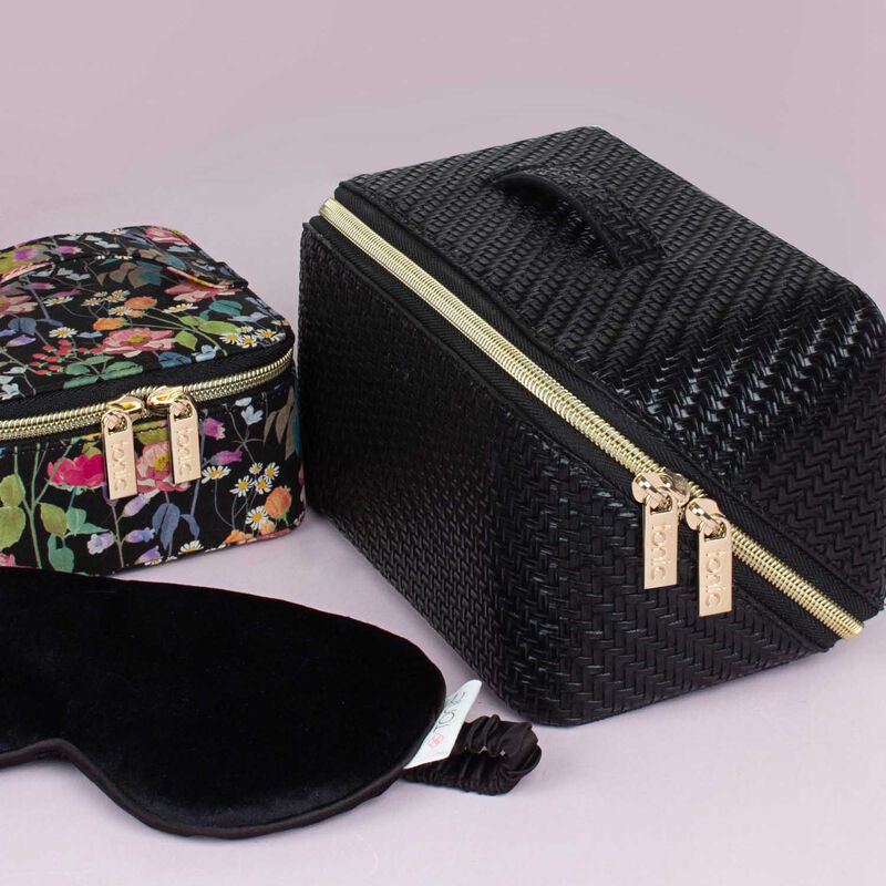 Tonic Herringbone Beauty Bag Medium Licorice image number 1