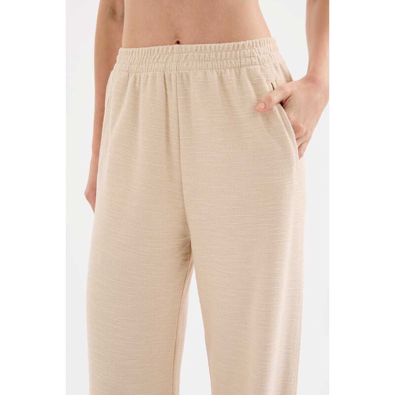 Nude Lucy Sutton Pant image number 2