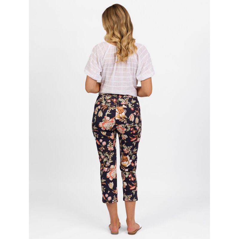 Vassalli Printed Slim Leg 7/8 Length Lightweight Pull On Pant image number 1