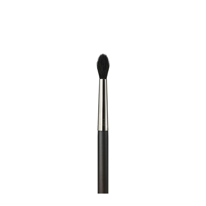 MAC 224S Tapered Blending Brush image number 2