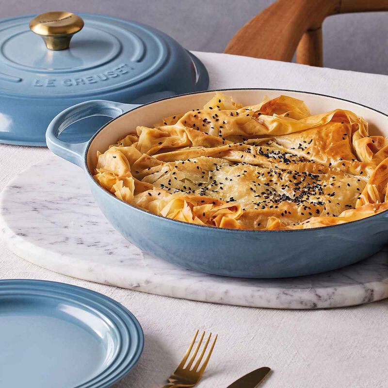 Le Creuset Signtature Cast Iron Shallow Casserole 26cm image number 16