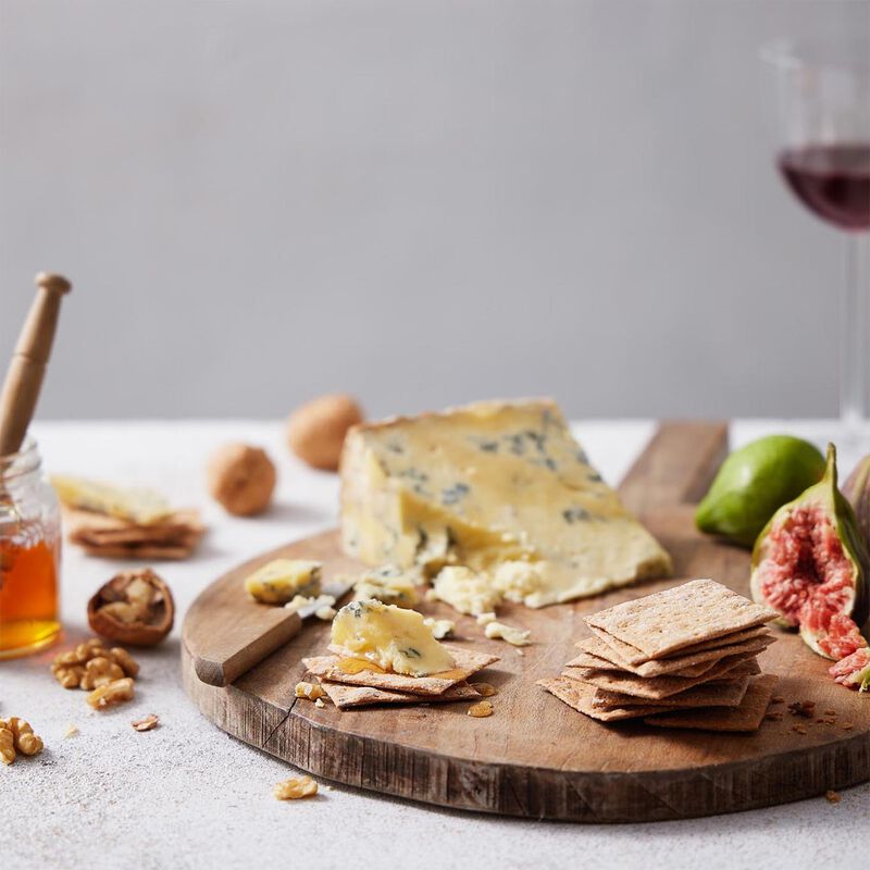 Peter's Yard Fig & Spelt Sourdough Crackers 100g image number 1