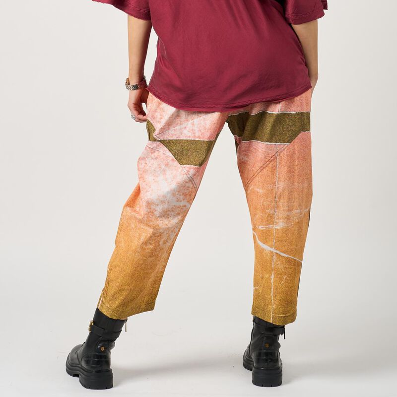 La Vaca Loca Cropped Printed Pants image number 1