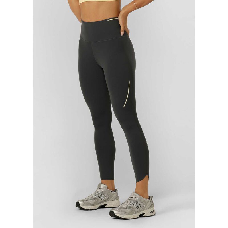 Lorna Jane Dash No Chafe Ankle Biter Leggings image number 2
