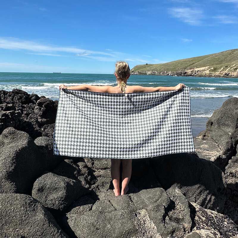 ICO Traders Sandfree Beach Towel - Oxfordshire image number 1
