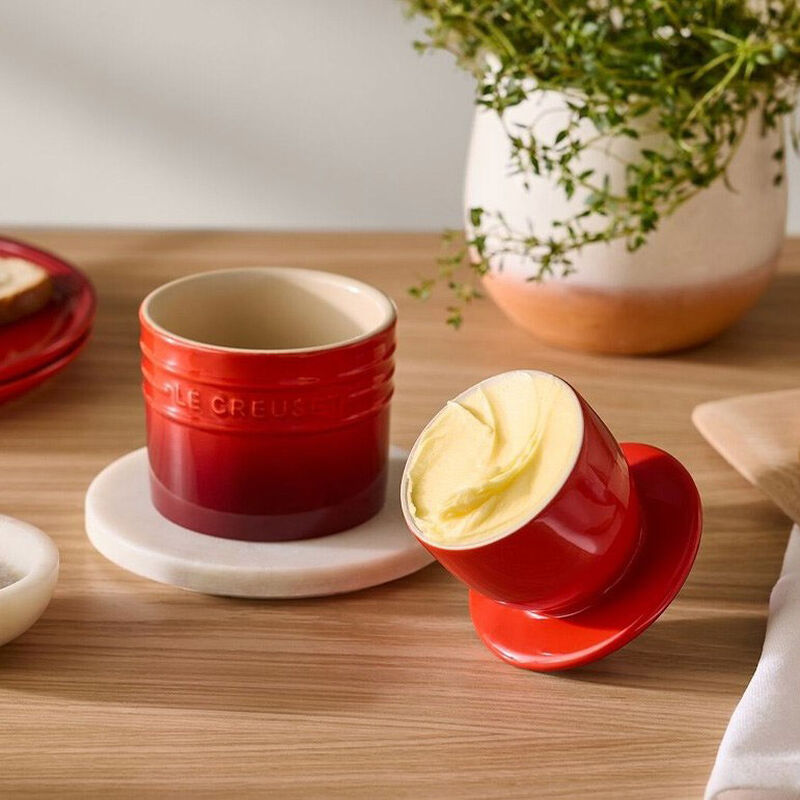 Le Creuset Butter Bell - Cerise image number 1