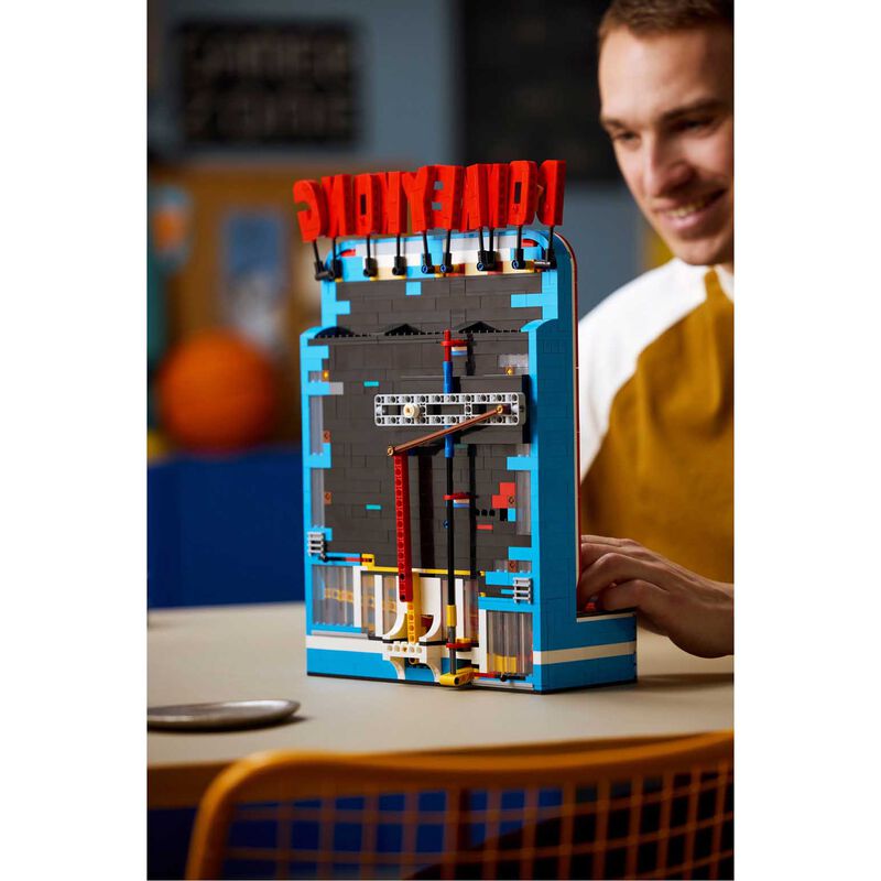 LEGO&reg; Super Mario&trade; Donkey Kong&trade; Arcade image number 2