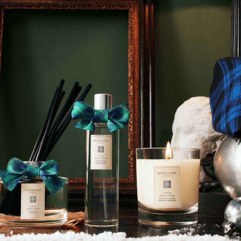 Jo Malone London Pine & Eucalyptus Scented Candle 200g image number 1
