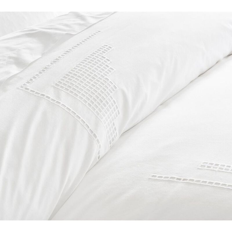 Pottery Barn Eyelet Duvet Cover White - King image number 1