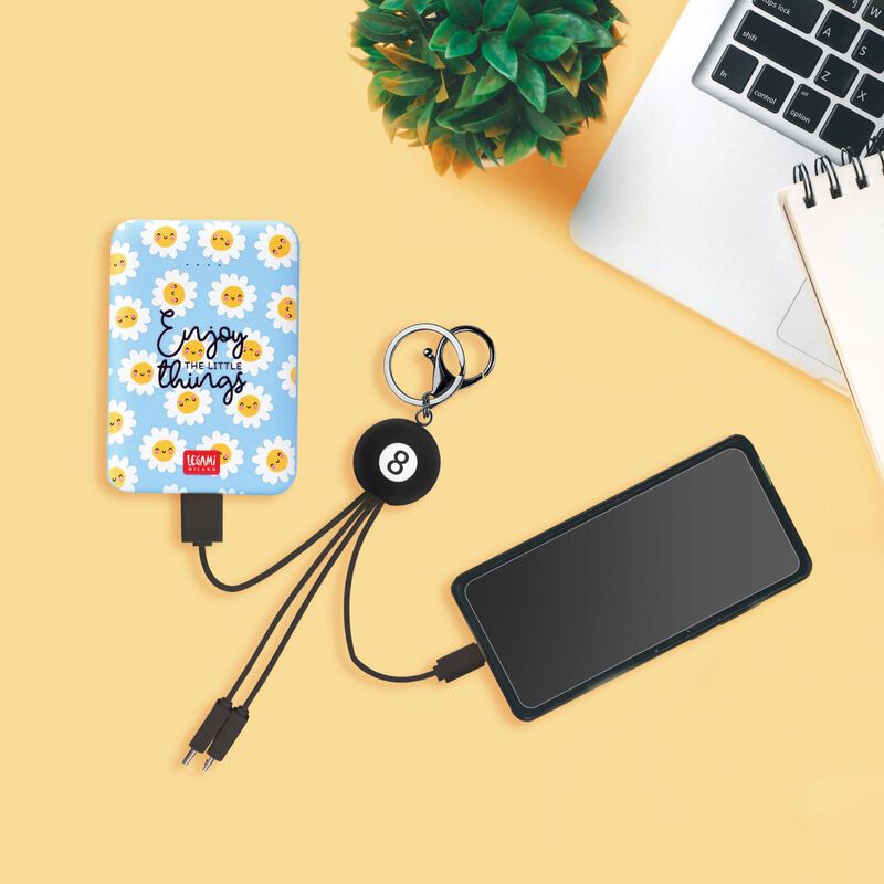 Legami 8 Ball Multiple Charging Cable - Link Up image number 3