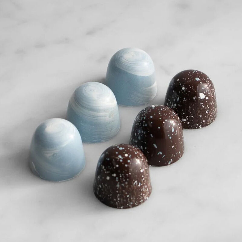 House of Chocolate Six Piece Salted Caramel Bonbon Box 100g image number 1