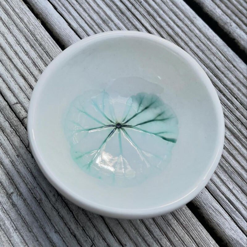 Michelle Bow Ceramics Leaf Ring Dish image number 2